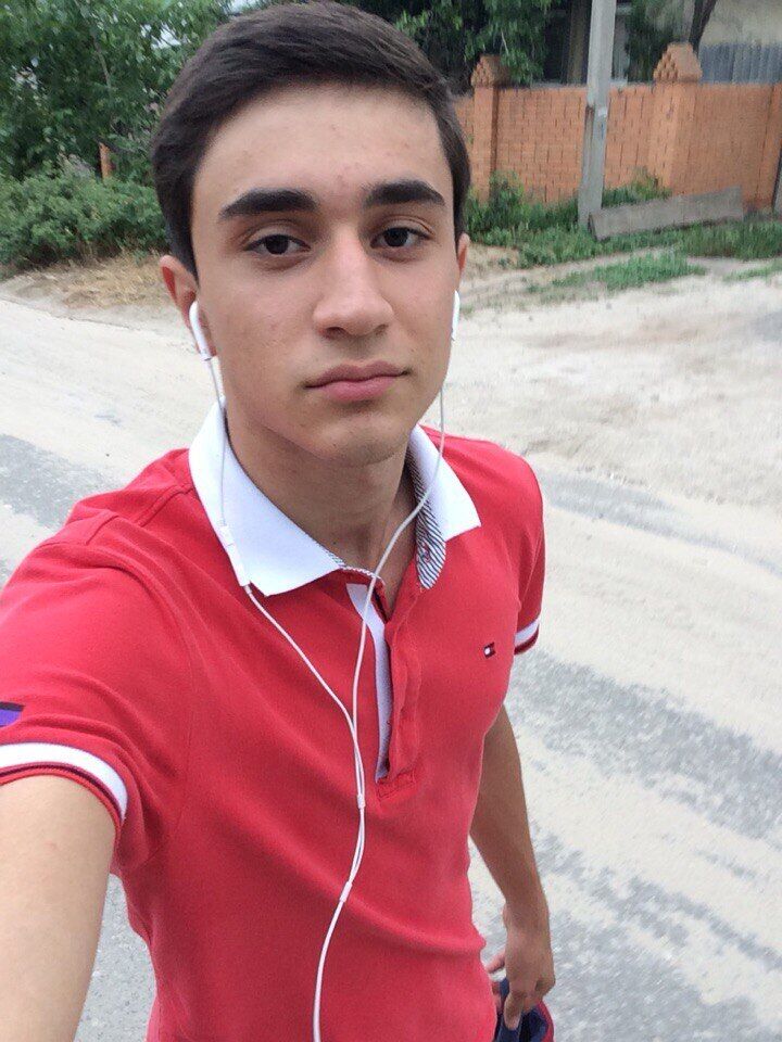  52748248  Artak, 20 ,    