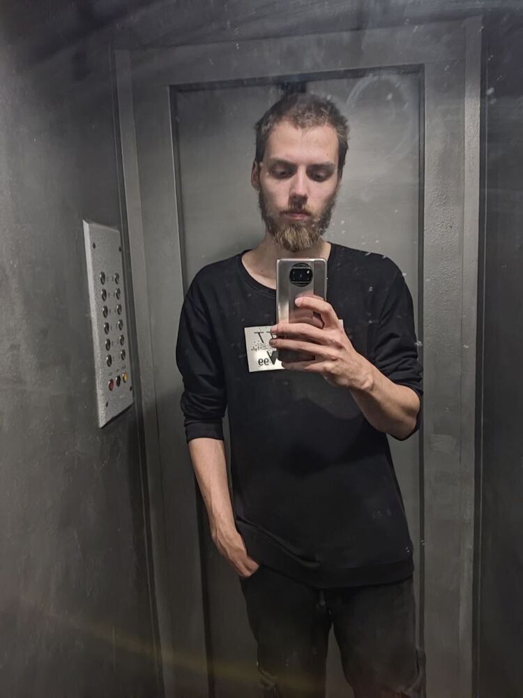  50510648  , 23 ,    