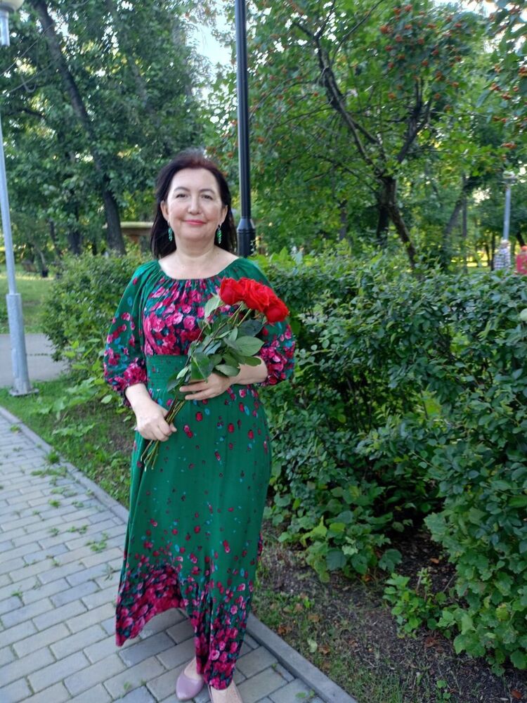  52920938  Nuriza, 48 ,    