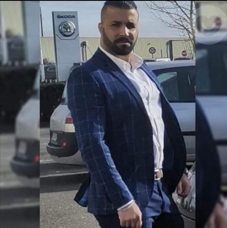  48632588  Zakaria, 36 ,    