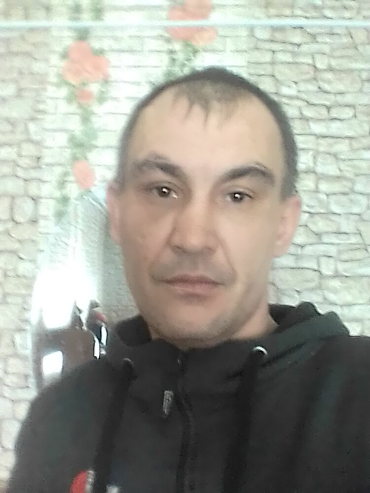  32335988  Nikolai, 41 ,    