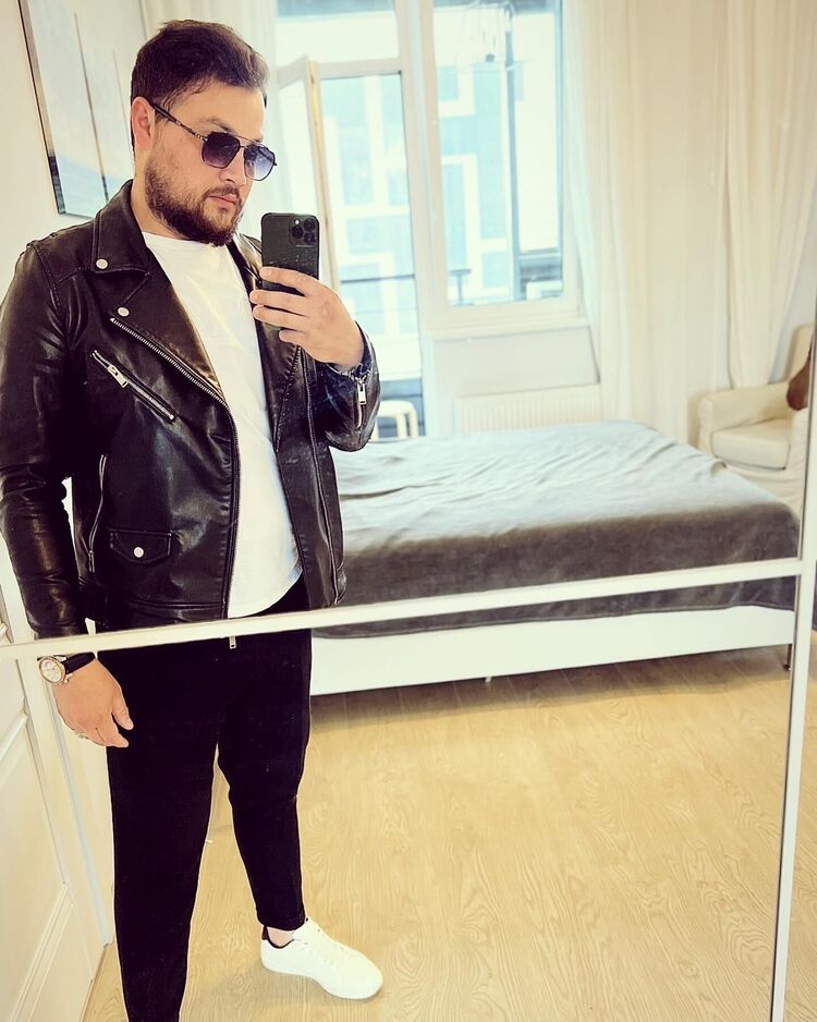  36859958  Giyos, 32 ,    