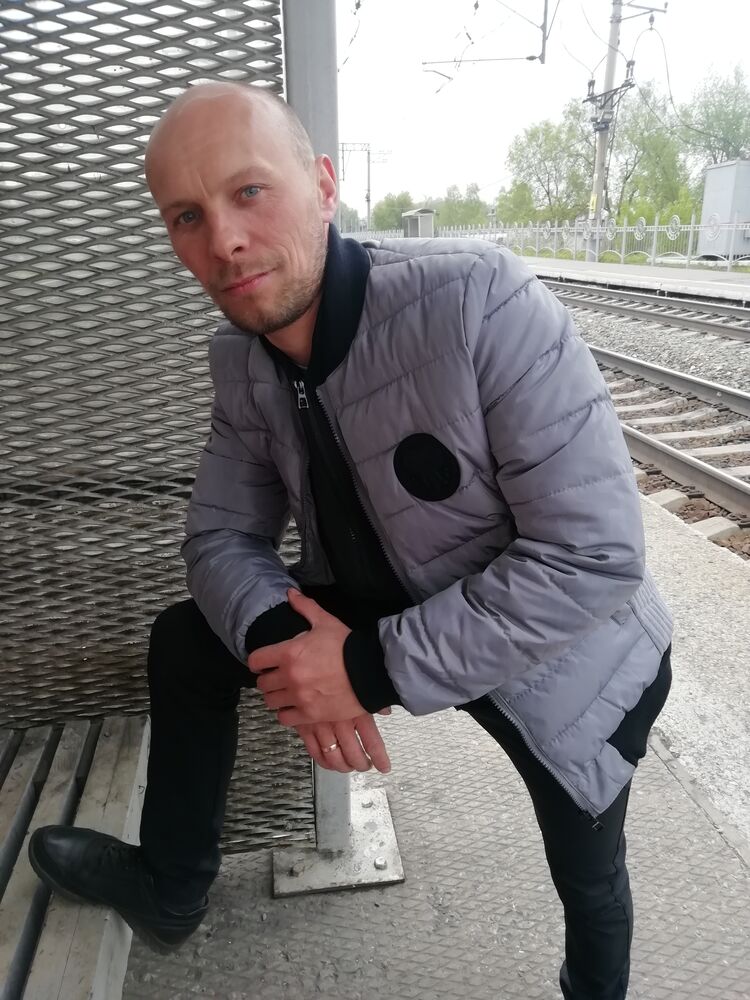  33730658  , 37 ,    