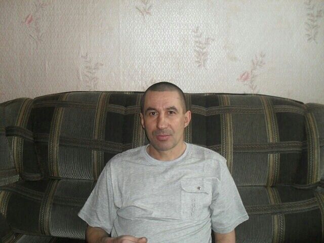  28688088  , 49 ,    