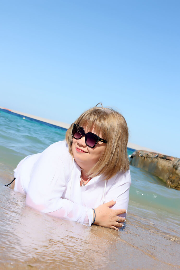  51504778  Linara, 38 ,    