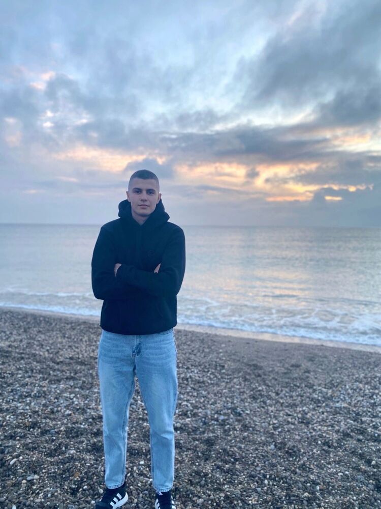 ���� 42450998 ����� �����, 22 ����, ���� ���������� � �����������