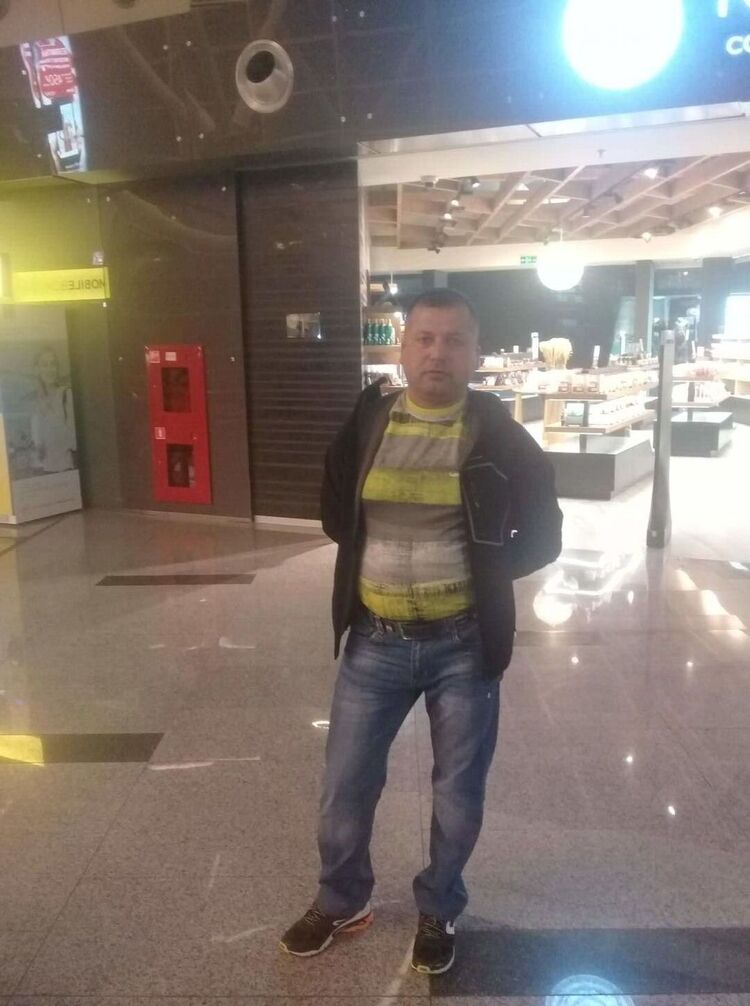  23818168  Karamat, 46 ,    