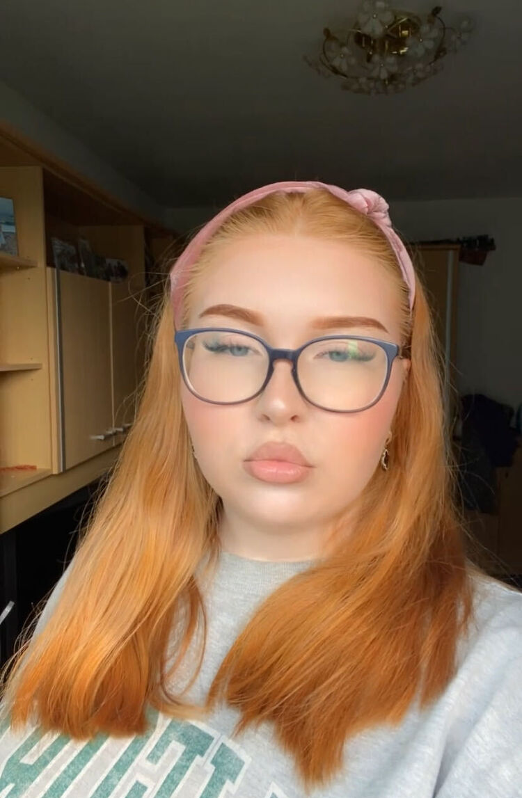  ,   Karina, 20 ,     , c 