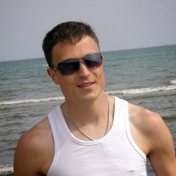  17344758  Maxim, 45 ,    