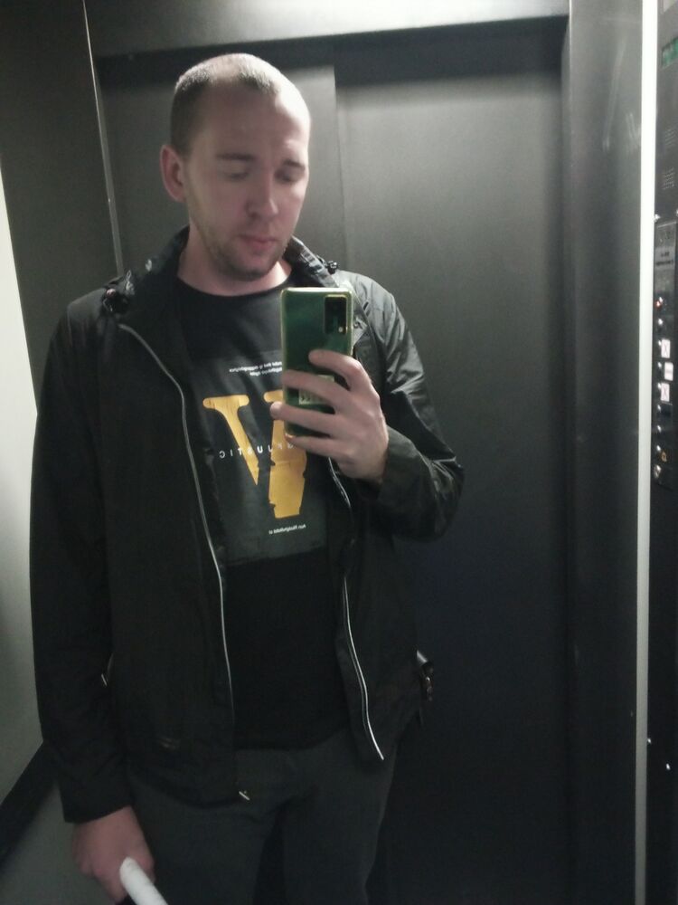  30729778  Andrei, 34 ,    