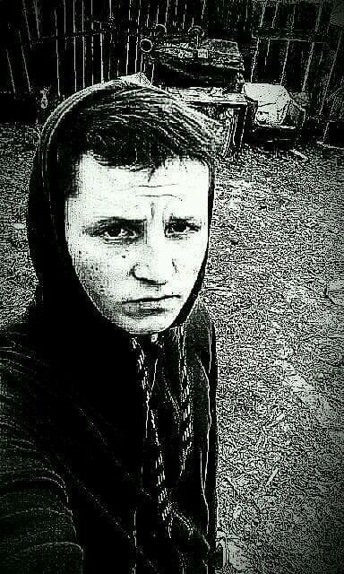  16763678  Artur, 29 ,    