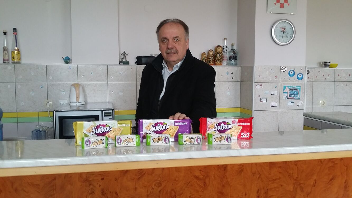  31995528  Miroslav, 68 ,    