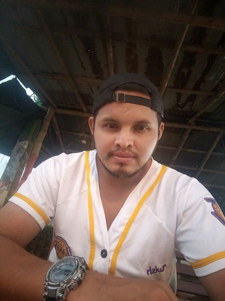  52836148  Jordy, 31 ,    Guayaquil