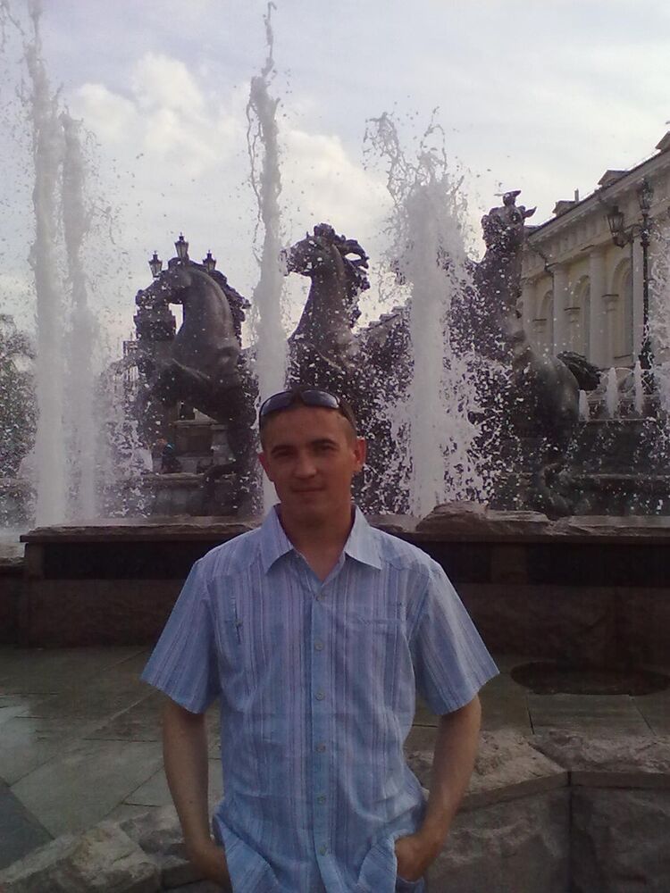  -,   Artur, 32 ,   