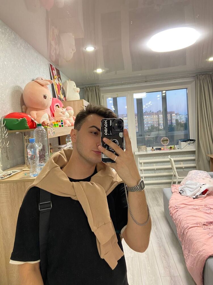  47893858  Kostya, 25 ,    Langley