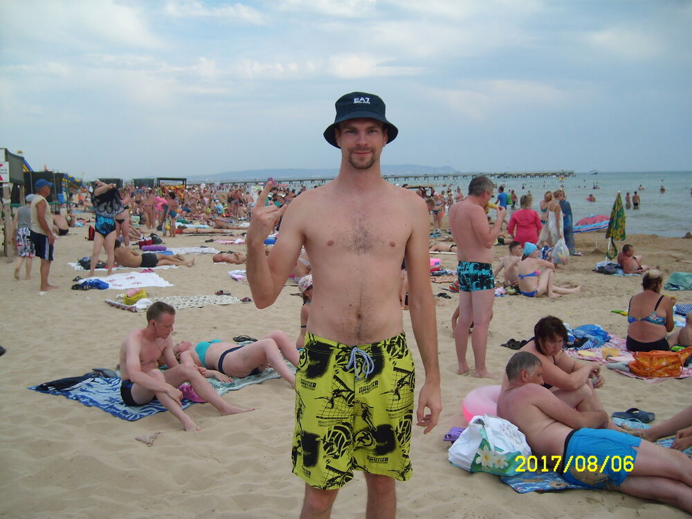  10761208  Alex, 39 ,    