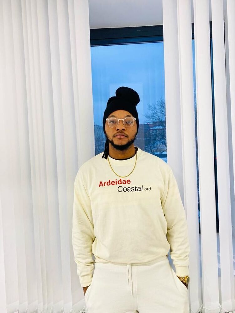  39881638  Franck, 32 ,    