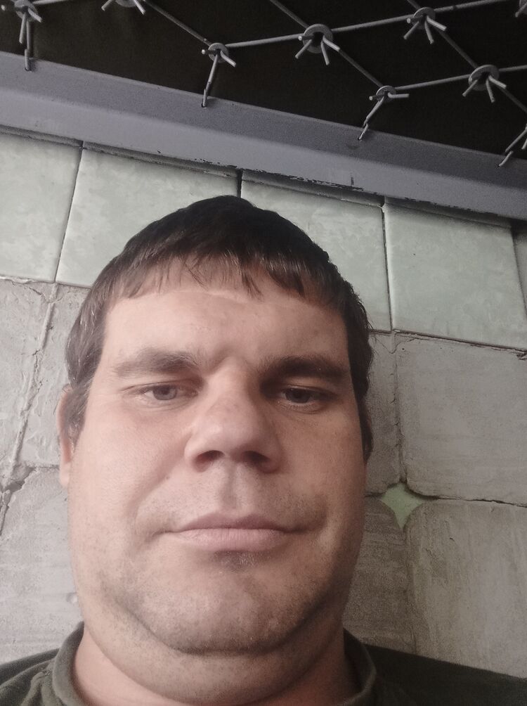  46457028  , 33 ,    
