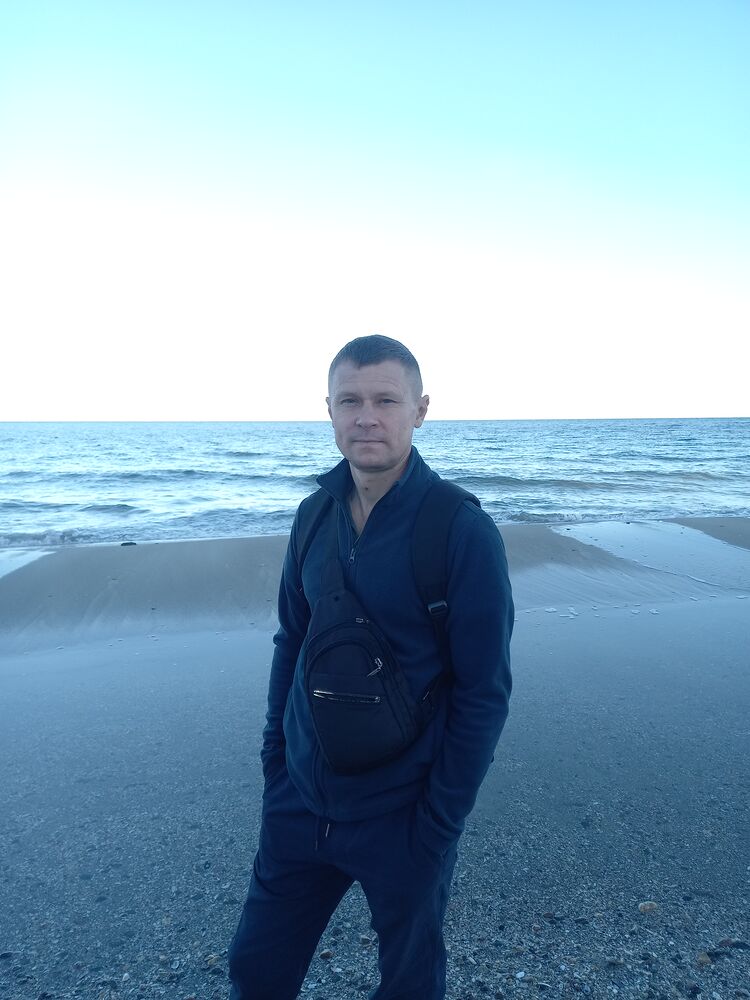  ,   Maksim, 43 ,   ,   