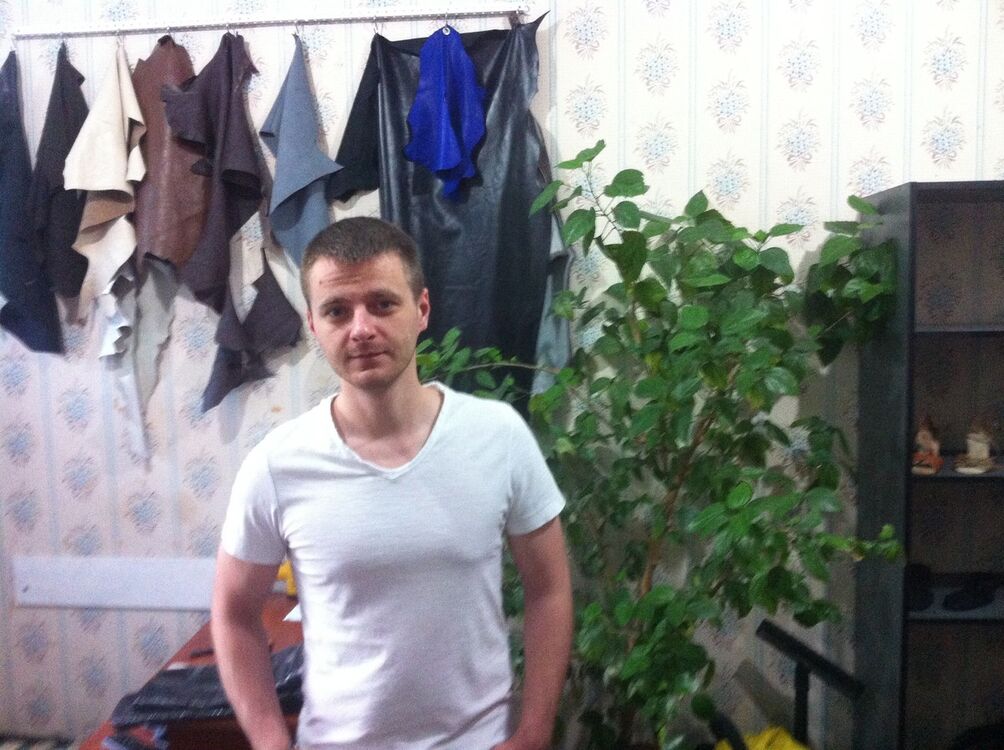  4449018  Andrey, 42 ,    
