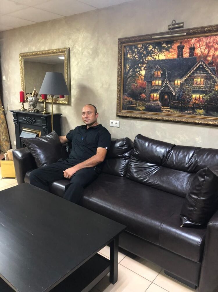  54531318  Jasur, 44 ,    