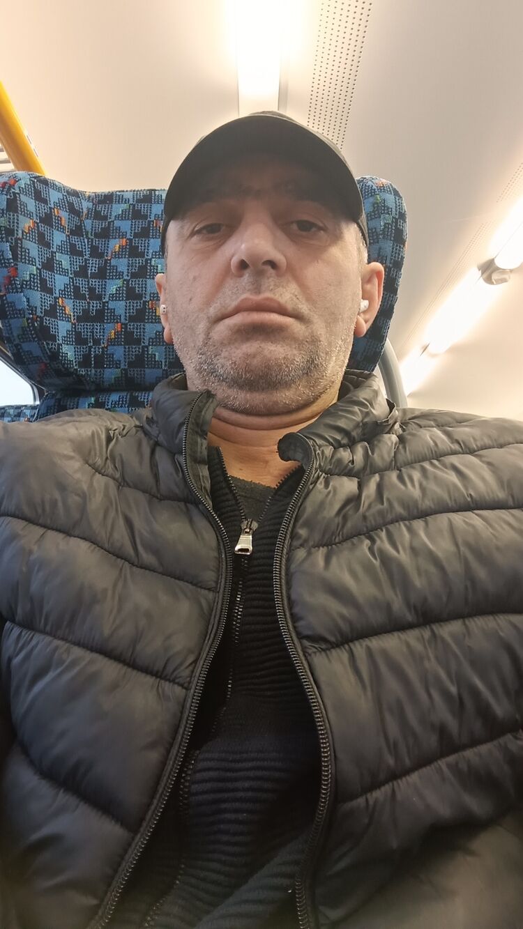  54705578  Zabit, 41 ,    