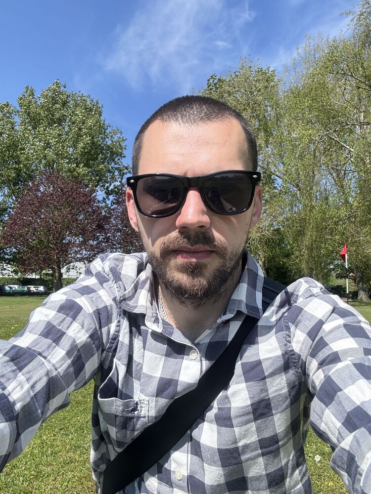  51680738  , 32 ,    Lichfield