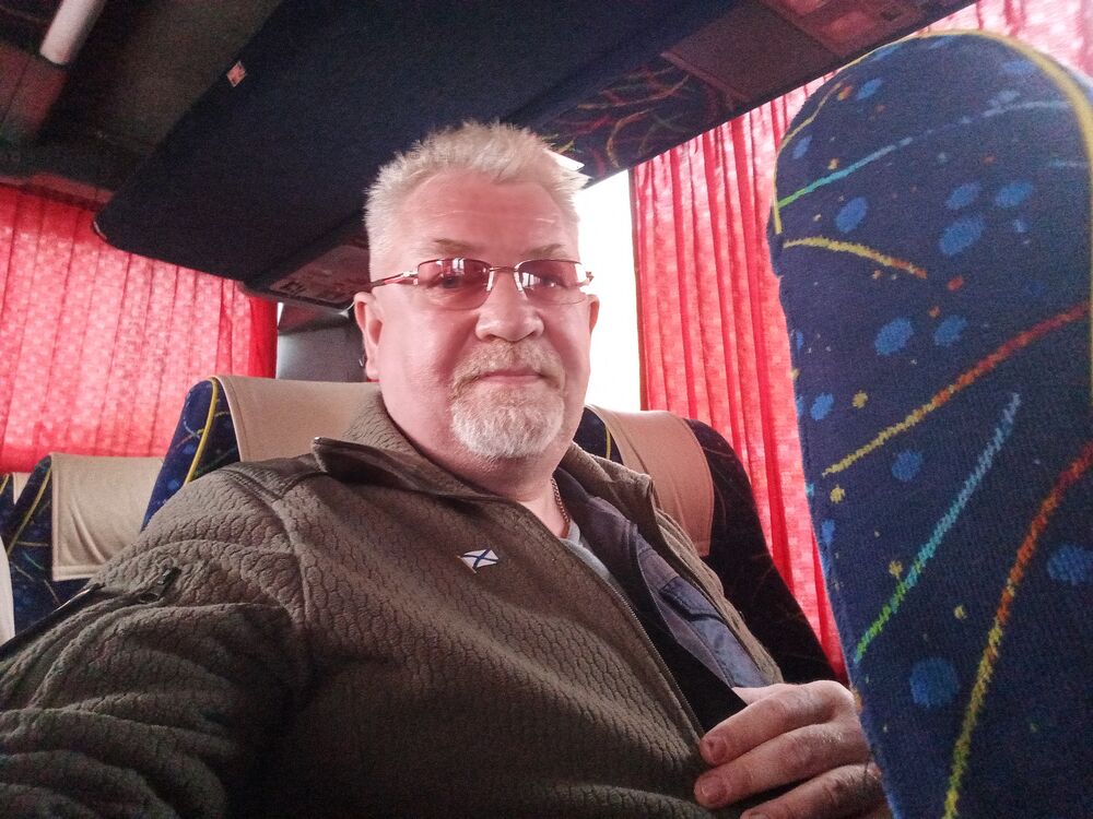  --,   , 52 ,   