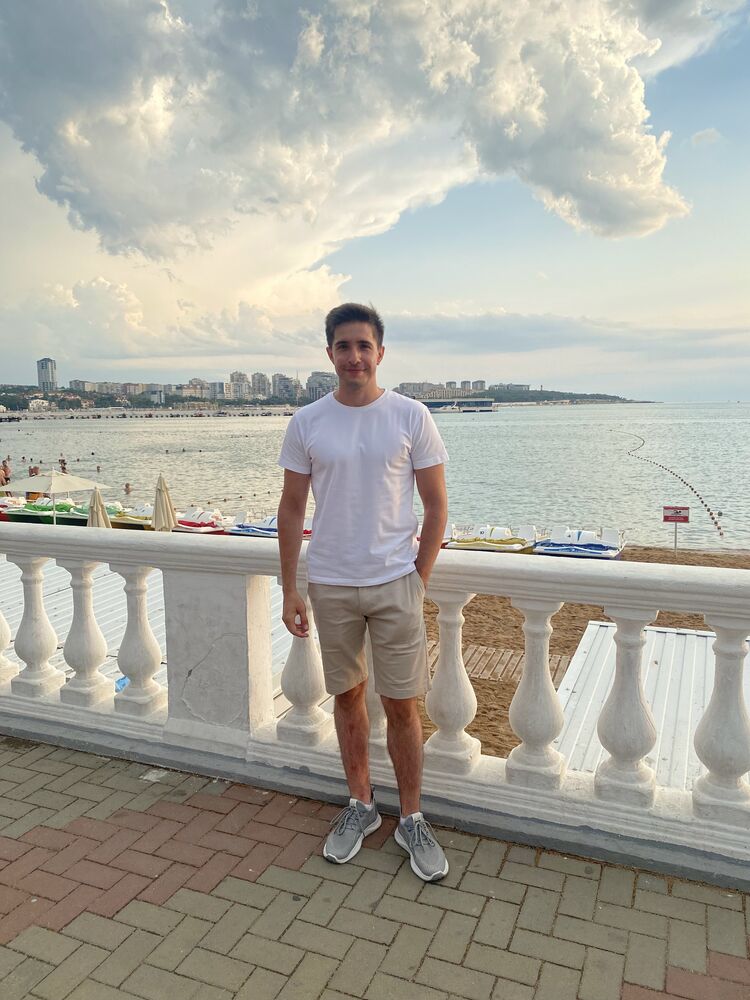  ,   Alex, 28 ,   