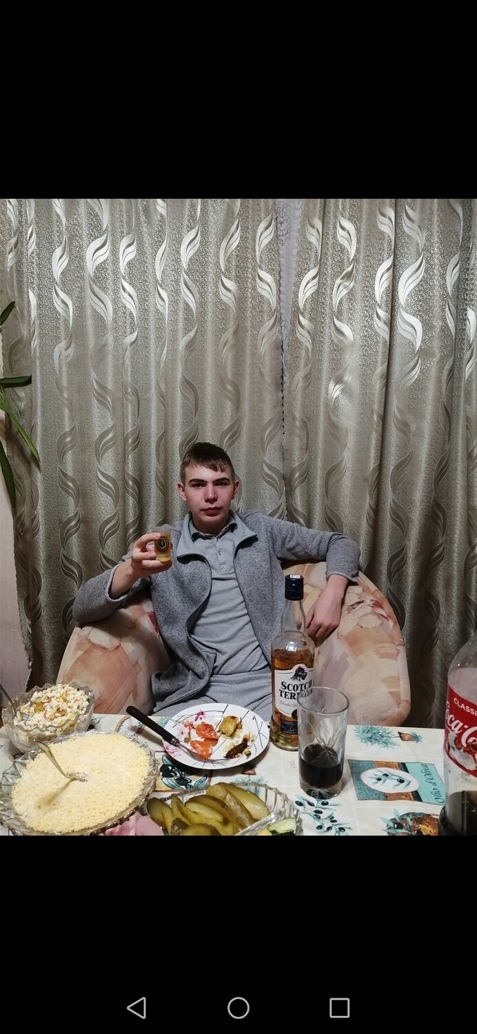  31158858  Sergey, 22 ,    