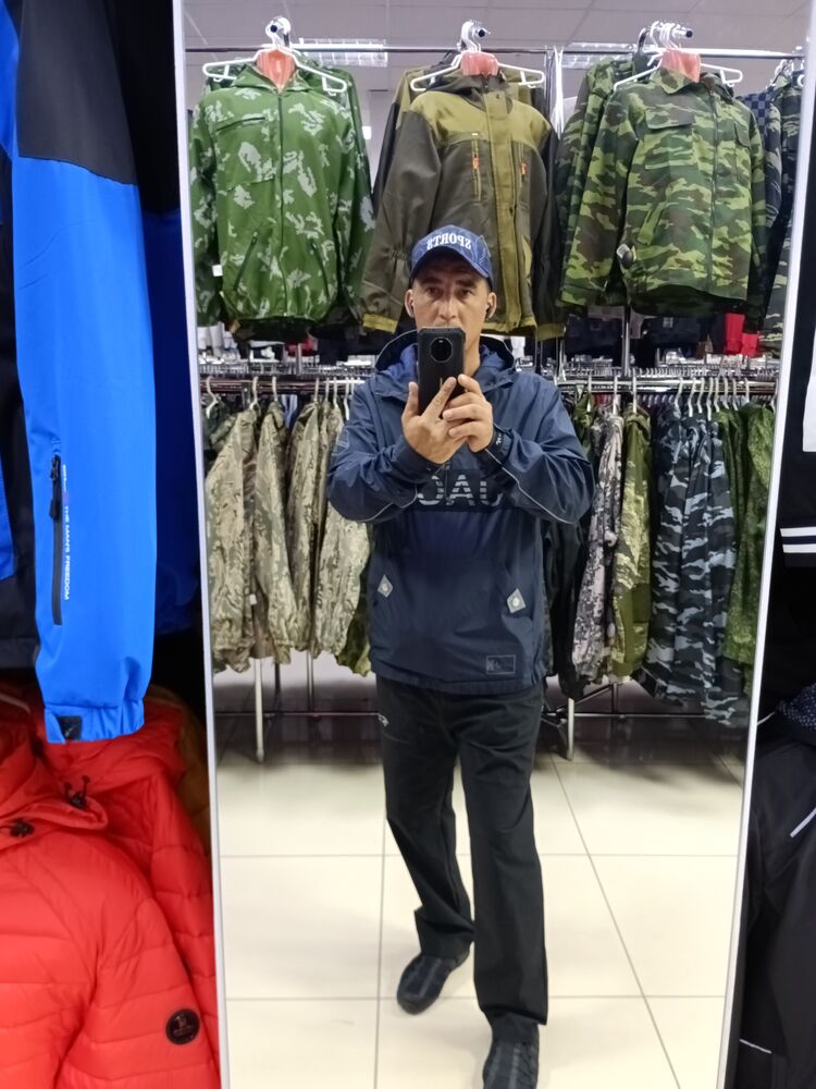  35345198  Konstantin, 41 ,    