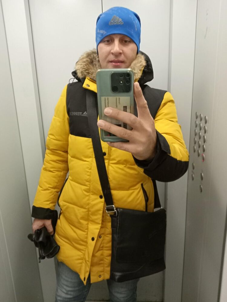  49656208  , 38 ,    