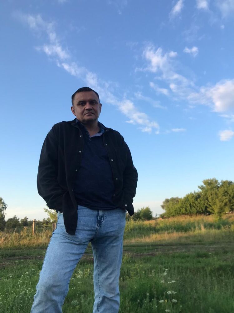  50693758  Ramis, 42 ,     