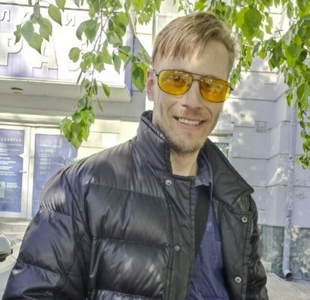  53496218  Pavel, 40 ,    