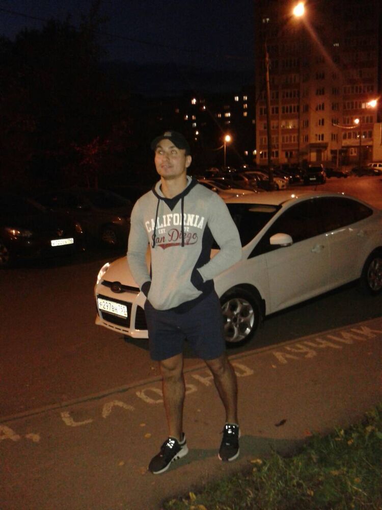  ,   Viktor, 34 ,   ,   