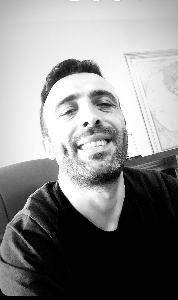  45958168  Emre, 41 ,    