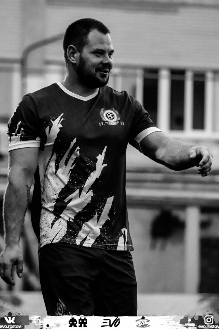  53168608  , 33 ,    --