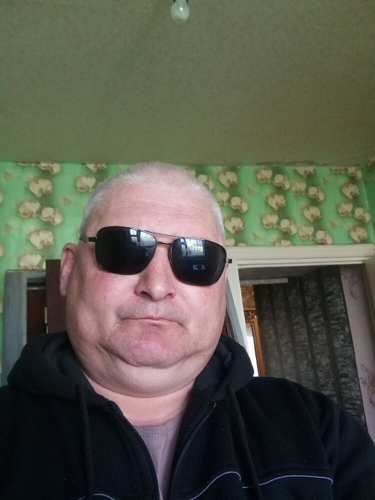  45653208  Denis, 44 ,    