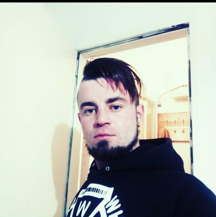  47670838  Roman, 29 ,    