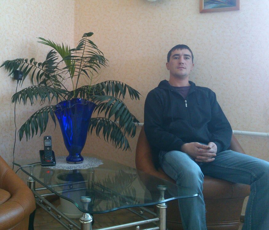  5006438  Max, 43 ,    