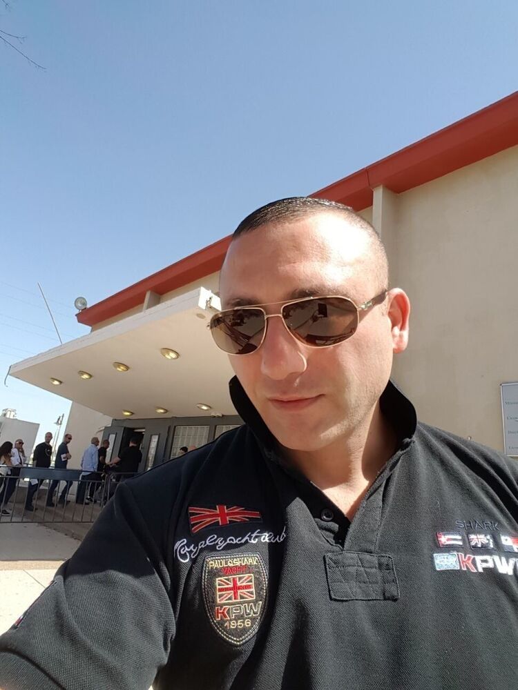  Holon,   Reuven, 39 ,     , c 