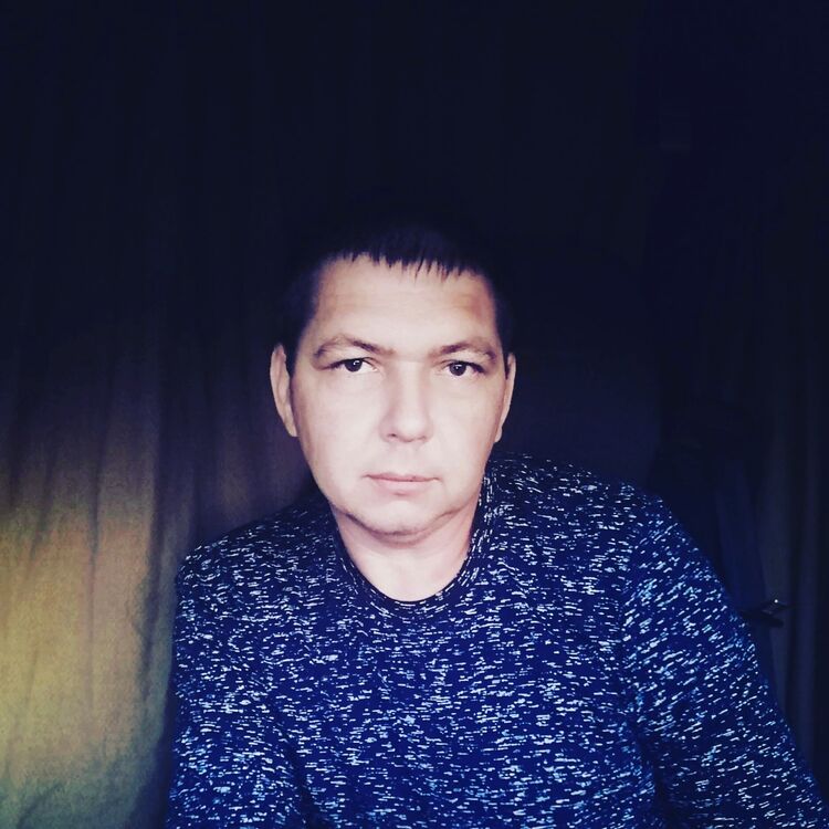  30157638  Roman, 46 ,    