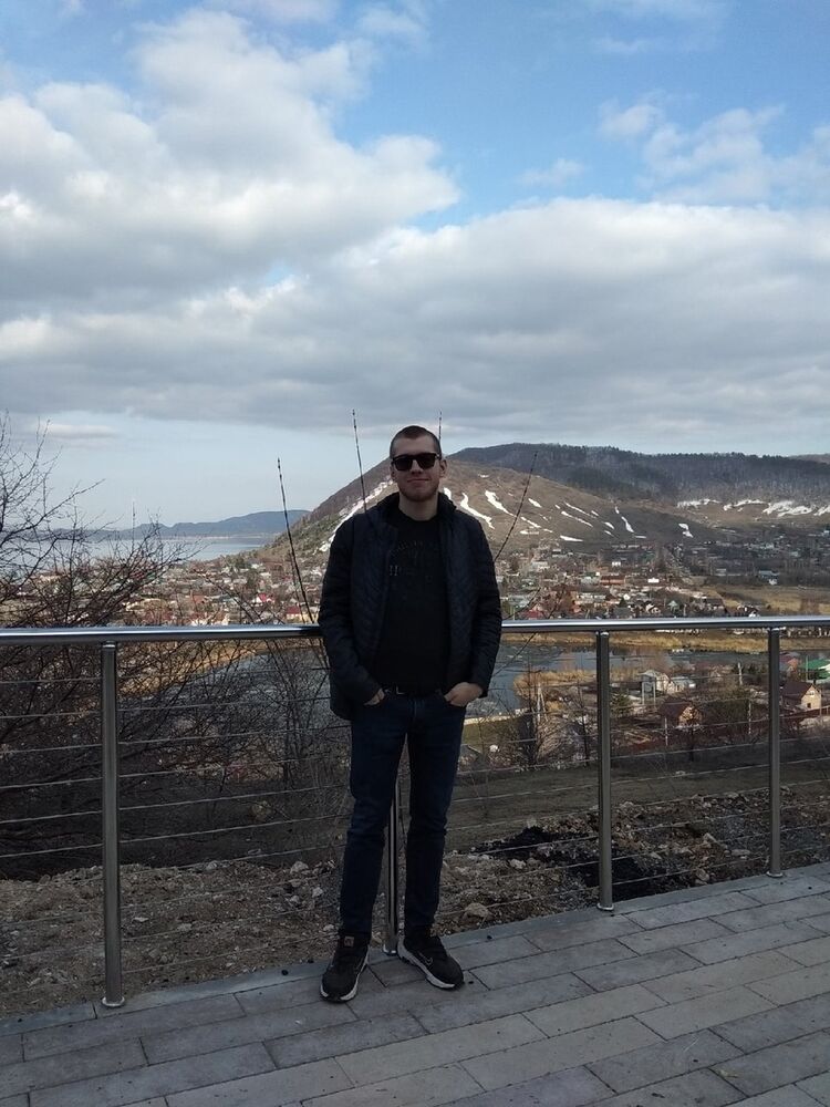  ,   Ruslan, 24 ,     