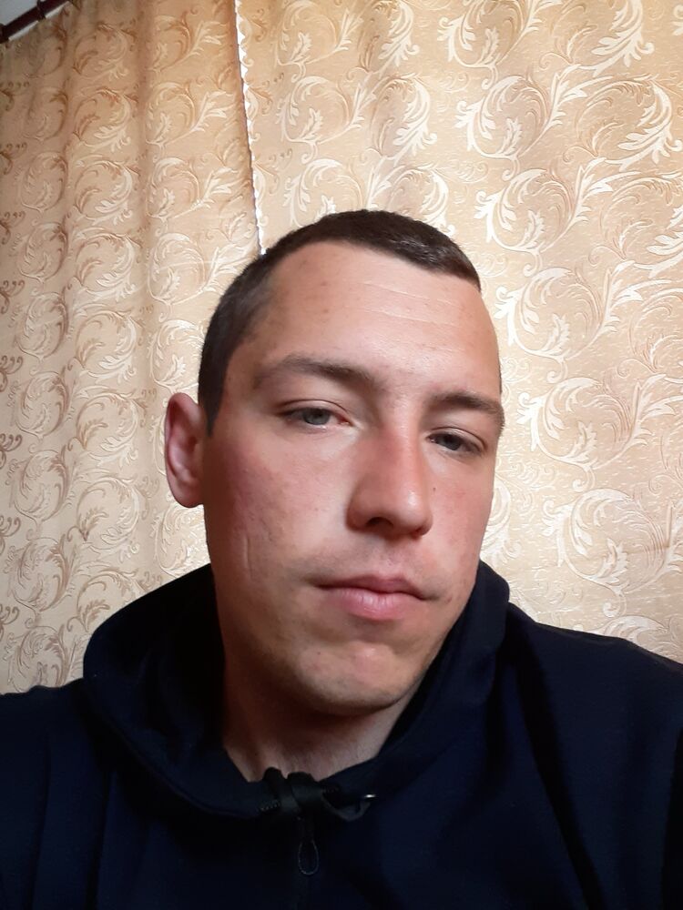  23174188  Andrii, 31 ,    
