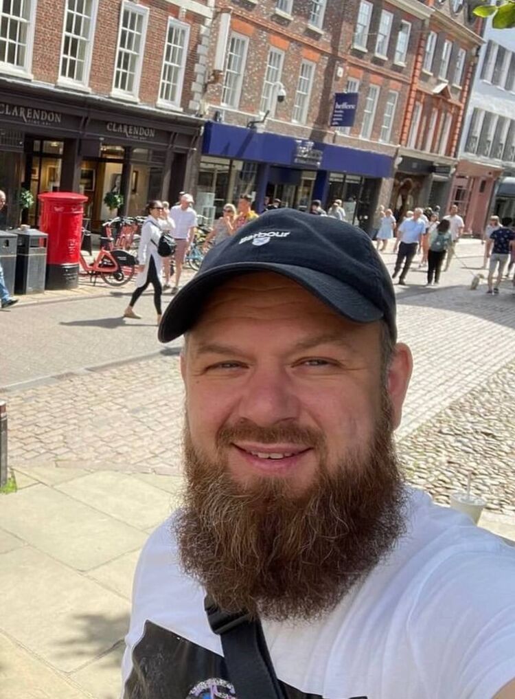  44651138  , 40 ,    --