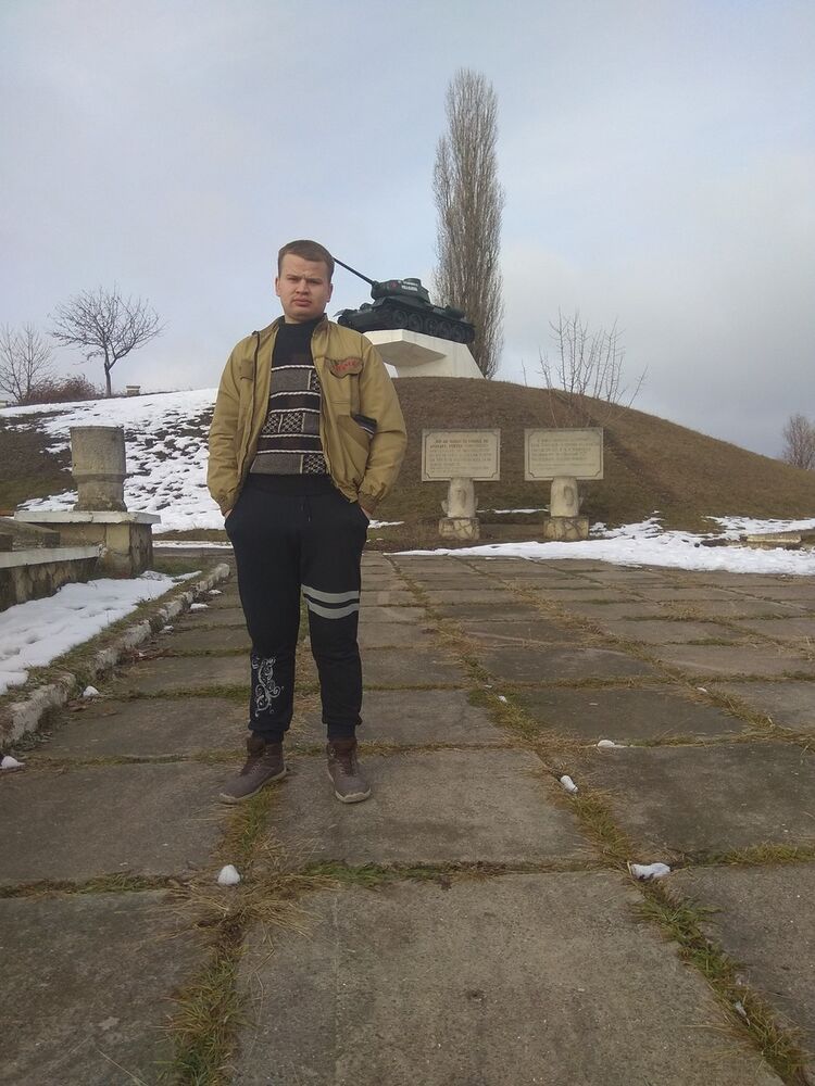 ,   Iaroslav, 31 ,   ,   , c 