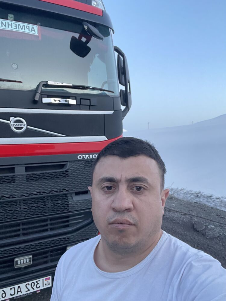 42664458  , 35 ,    