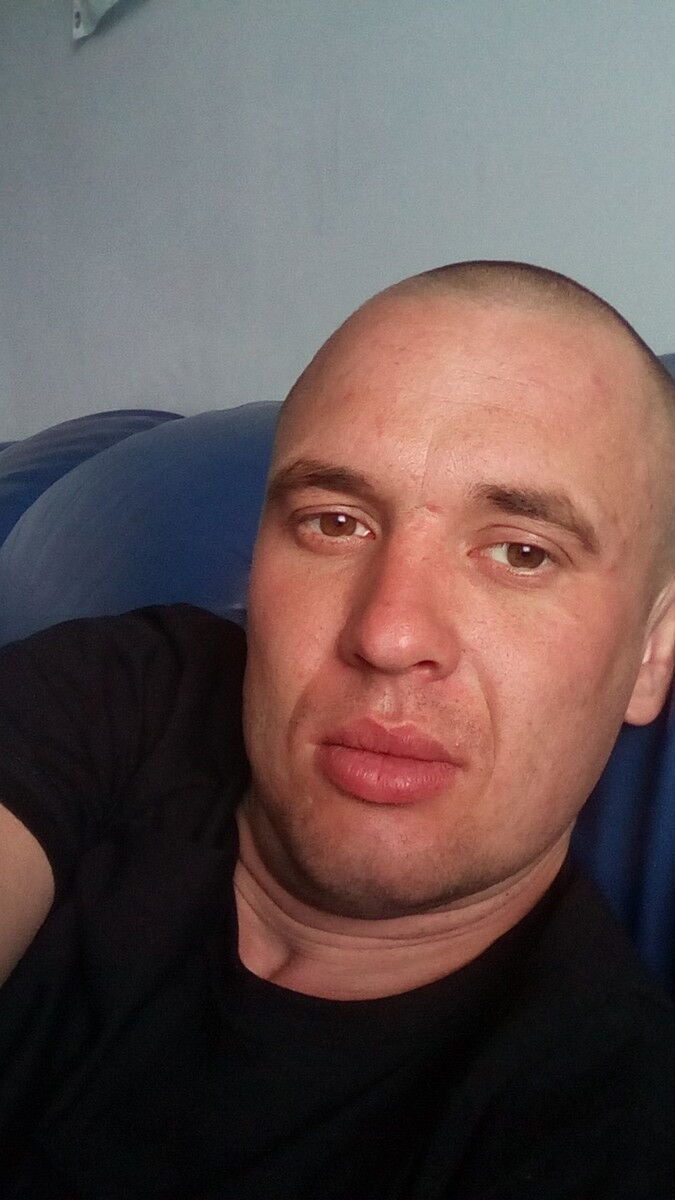  12200278  Artem, 35 ,    