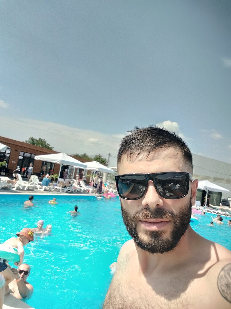  53060388  Artyom, 31 ,    Deleted