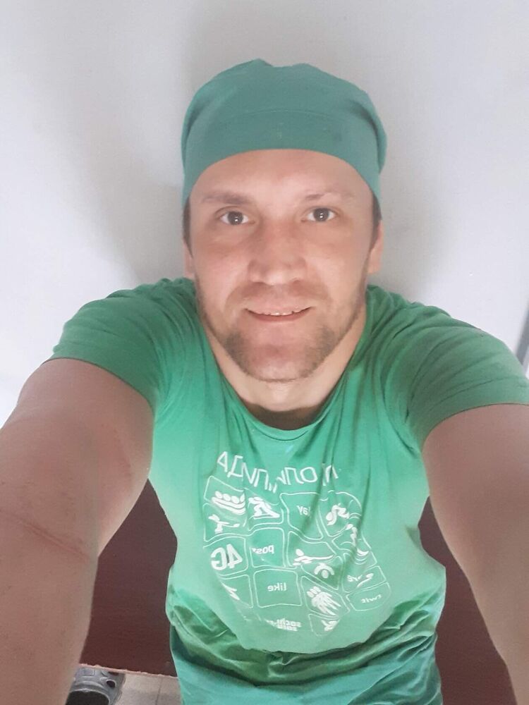  25582808  Konstantin, 38 ,    